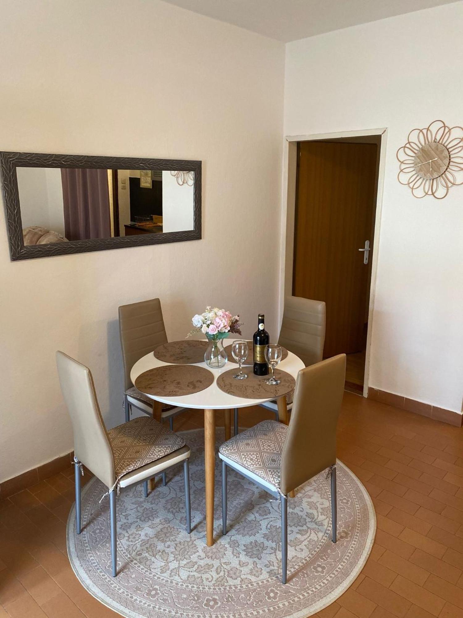 מרינה Apartmani Ines מראה חיצוני תמונה